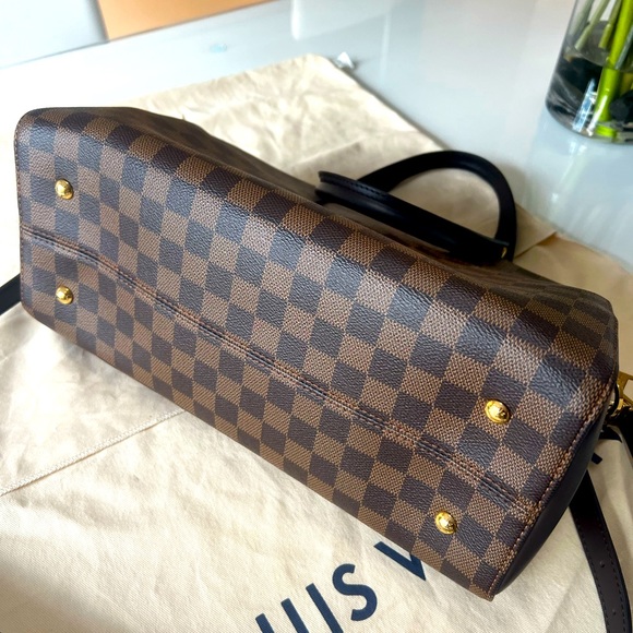 Louis Vuiton Purse! Authentic and worn 2 times only! - Picture 11 of 16